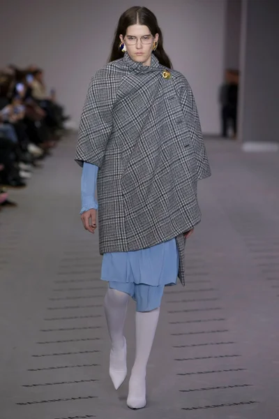 Look 1